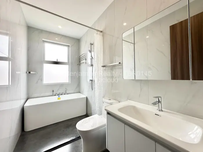 Townhouse/Cluster for Sale in Strathaven, Harare