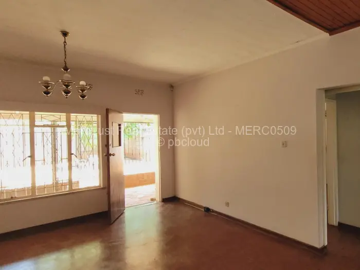 2 Bedroom Cottage/Garden Flat for Sale in Northwood, Harare
