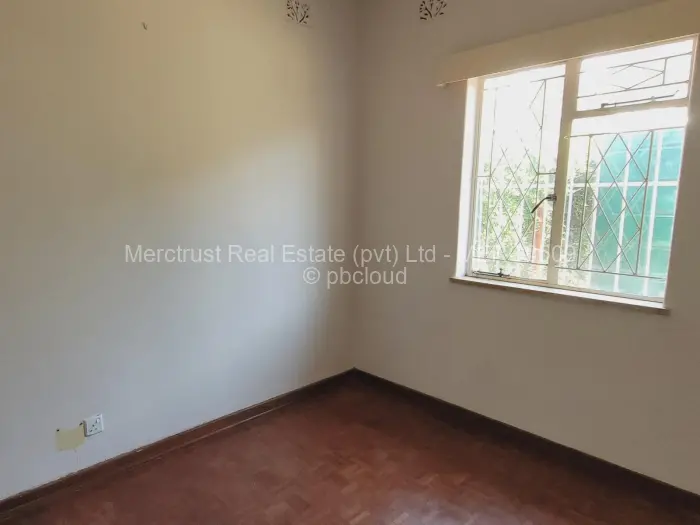 2 Bedroom Cottage/Garden Flat for Sale in Northwood, Harare