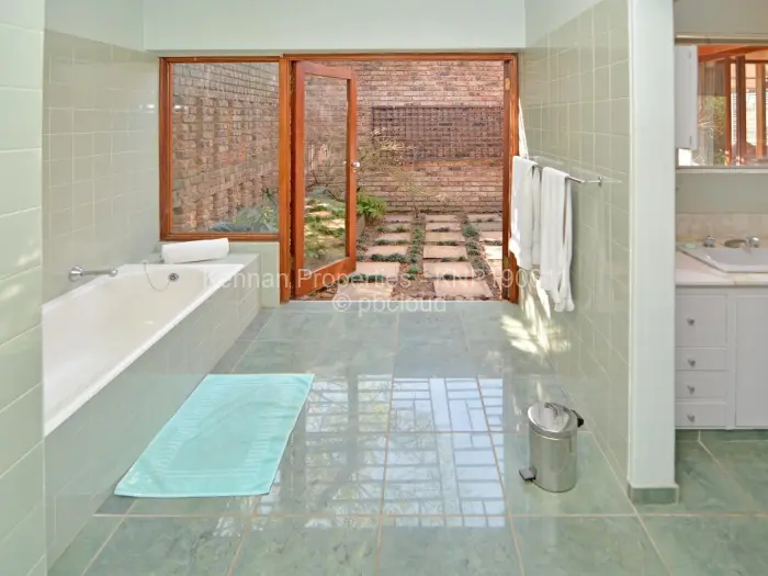 Townhouse/Cluster for Sale in Johannesburg CBD, Johannesburg