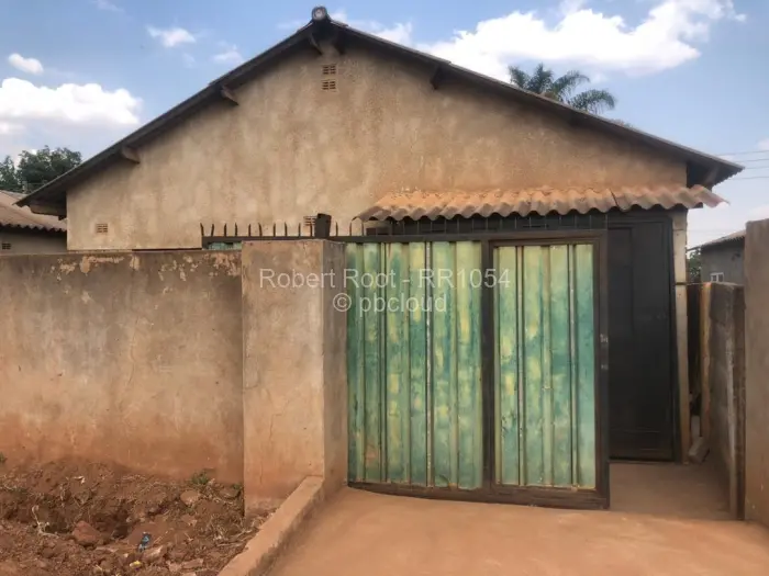 4 Bedroom House for Sale in Kuwadzana, Harare