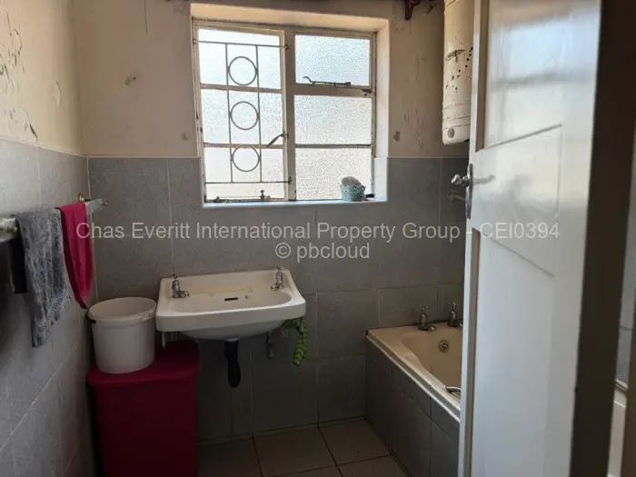 3 Bedroom House for Sale in Hillcrest, Bulawayo