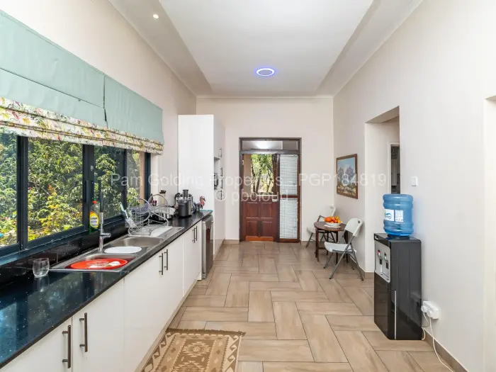 9 Bedroom House for Sale in Christon Bank, Christon Bank