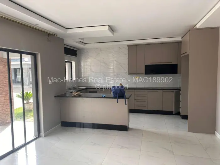 Townhouse/Cluster for Sale in Waterfalls, Harare