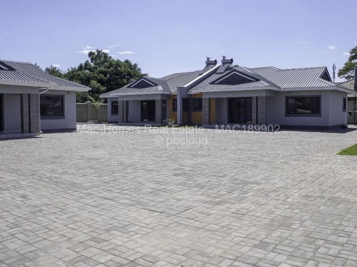 Townhouse/Cluster for Sale in Waterfalls, Harare
