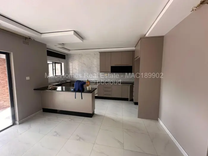 Townhouse/Cluster for Sale in Waterfalls, Harare