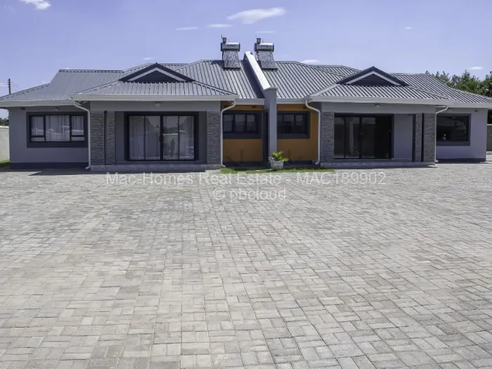 Townhouse/Cluster for Sale in Waterfalls, Harare