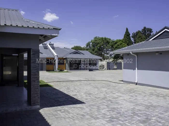 Townhouse/Cluster for Sale in Waterfalls, Harare