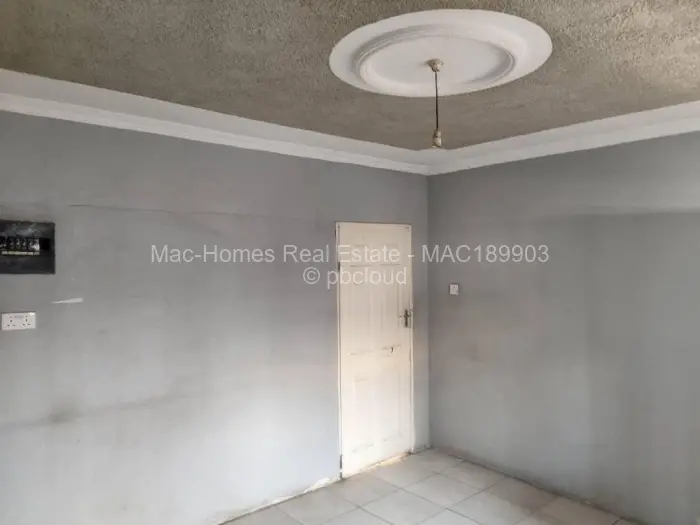 4 Bedroom House for Sale in Chitungwiza, Chitungwiza