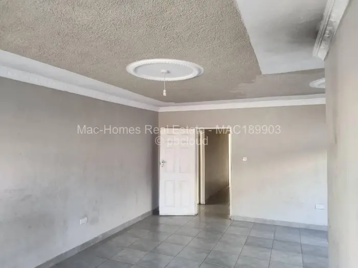 4 Bedroom House for Sale in Chitungwiza, Chitungwiza