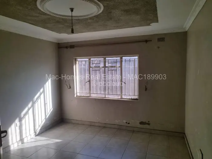 4 Bedroom House for Sale in Chitungwiza, Chitungwiza