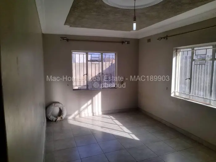4 Bedroom House for Sale in Chitungwiza, Chitungwiza