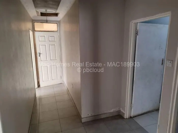 4 Bedroom House for Sale in Chitungwiza, Chitungwiza