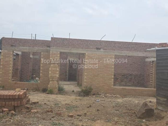 4 Bedroom House for Sale in Madokero Estates, Harare