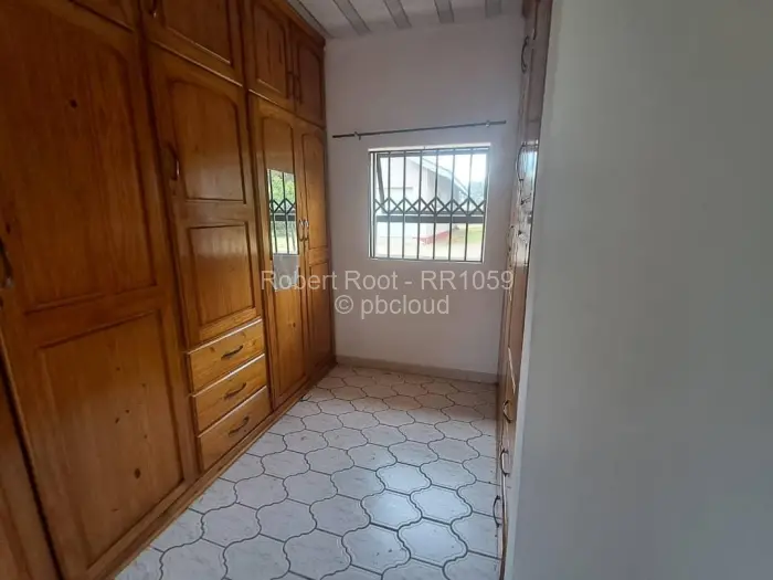 4 Bedroom House to Rent in Borrowdale West