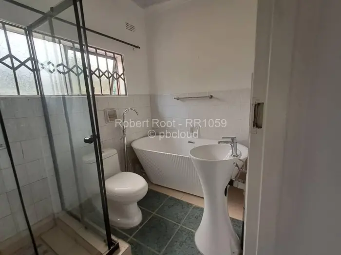 4 Bedroom House to Rent in Borrowdale West