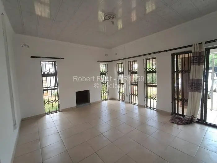 4 Bedroom House to Rent in Borrowdale West