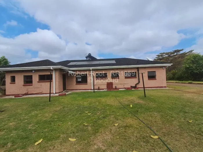 4 Bedroom House to Rent in Borrowdale West