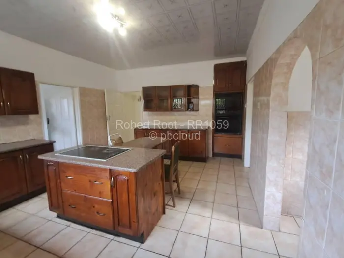 4 Bedroom House to Rent in Borrowdale West