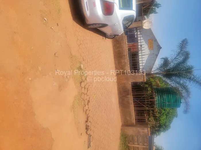 4 Bedroom House for Sale in Kambuzuma, Harare