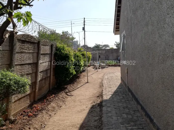 3 Bedroom House to Rent in Braeside, Harare