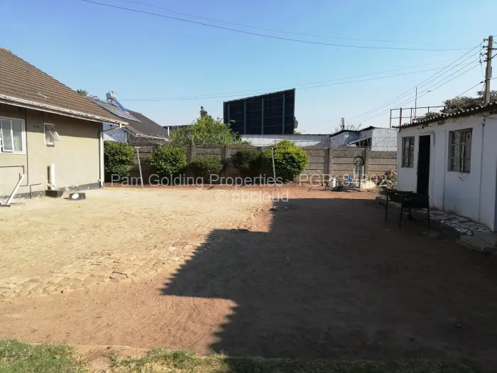 3 Bedroom House to Rent in Braeside, Harare