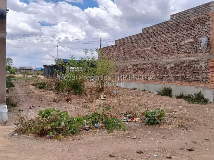 Commercial Stand for Sale in Redcliff, Redcliff