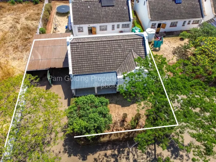 Townhouse/Cluster for Sale in Bluff Hill, Harare