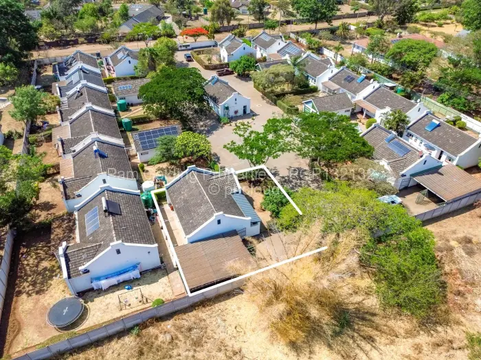 Townhouse/Cluster for Sale in Bluff Hill, Harare