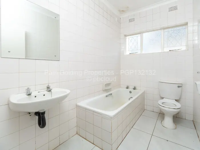 Townhouse/Cluster for Sale in Bluff Hill, Harare