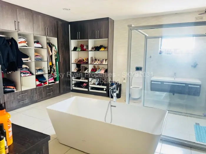 5 Bedroom House for Sale in Carrick Creagh Estate, Harare