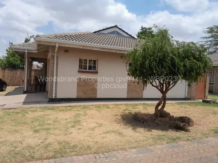 Townhouse/Cluster for Sale in Waterfalls, Harare