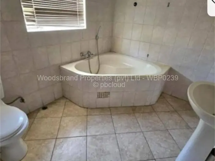 Townhouse/Cluster for Sale in Waterfalls, Harare