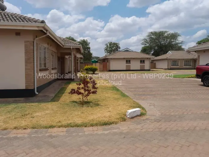 Townhouse/Cluster for Sale in Waterfalls, Harare