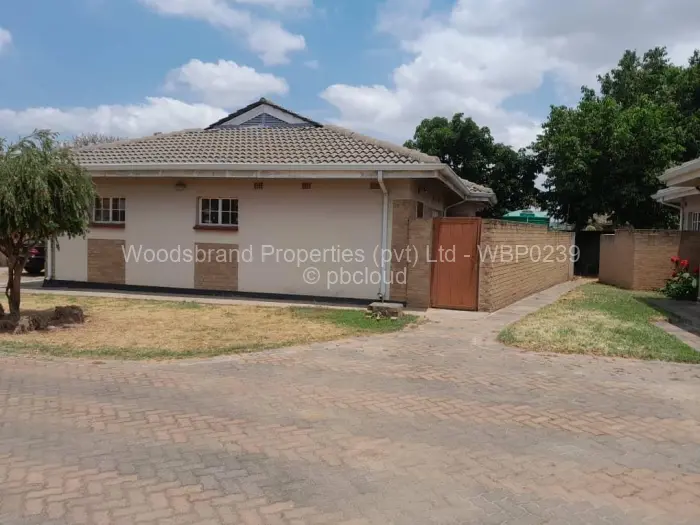 Townhouse/Cluster for Sale in Waterfalls, Harare
