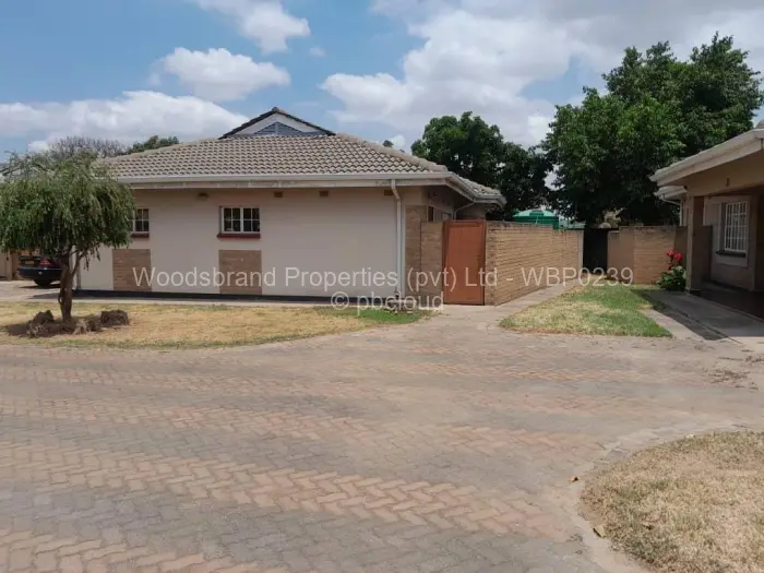 Townhouse/Cluster for Sale in Waterfalls, Harare