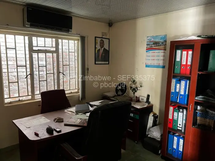 Warehouse/Industrial to Rent in Chitungwiza, Chitungwiza