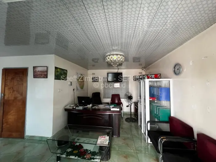 Warehouse/Industrial to Rent in Chitungwiza, Chitungwiza