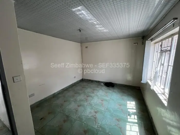 Warehouse/Industrial to Rent in Chitungwiza, Chitungwiza