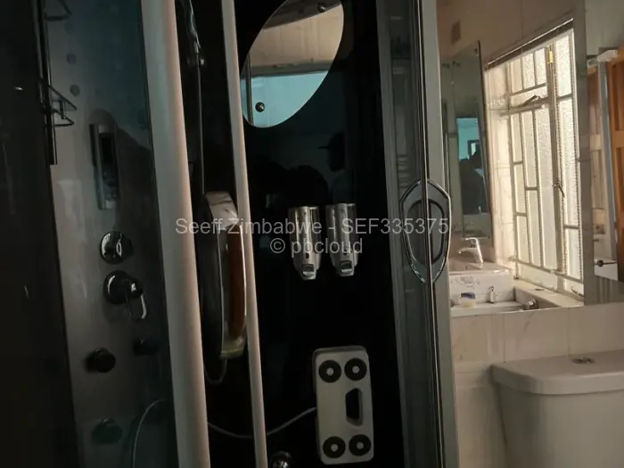 Warehouse/Industrial to Rent in Chitungwiza, Chitungwiza