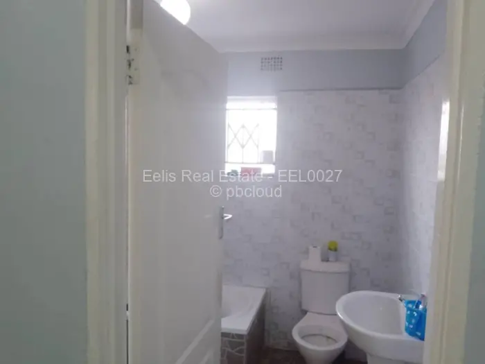 4 Bedroom House for Sale in Montrose, Gweru