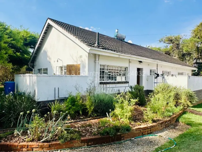 3 Bedroom House to Rent in Glen Lorne, Harare