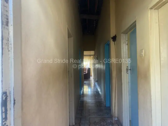 6 Bedroom House for Sale in Mufakose, Harare