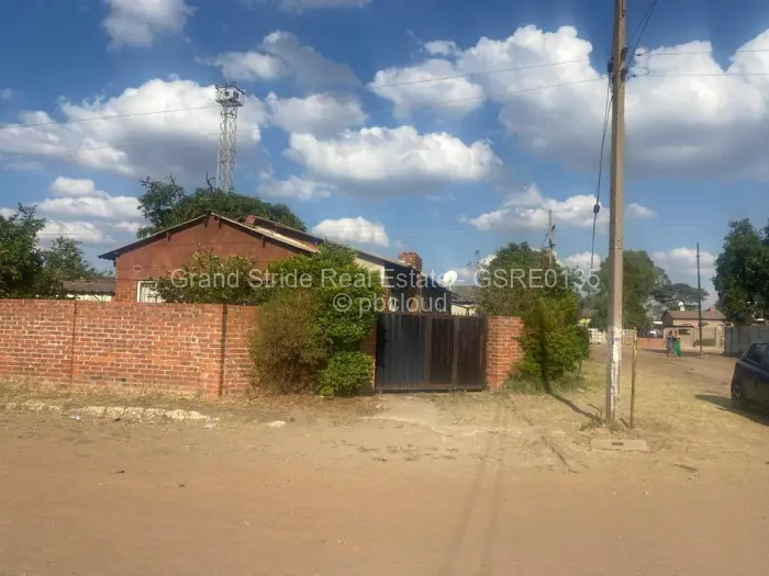 6 Bedroom House for Sale in Mufakose, Harare