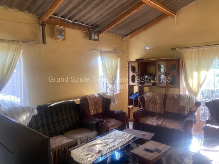 6 Bedroom House for Sale in Mufakose, Harare