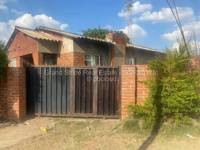 6 Bedroom House for Sale in Mufakose, Harare