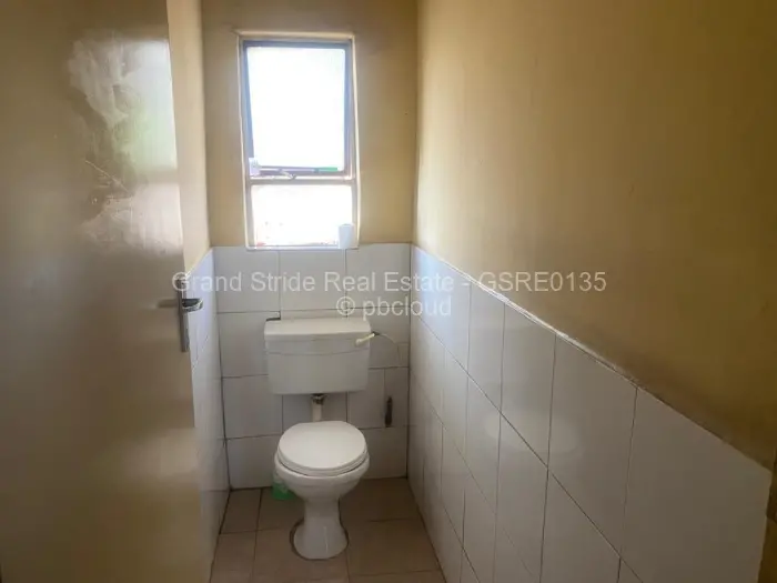 6 Bedroom House for Sale in Mufakose, Harare