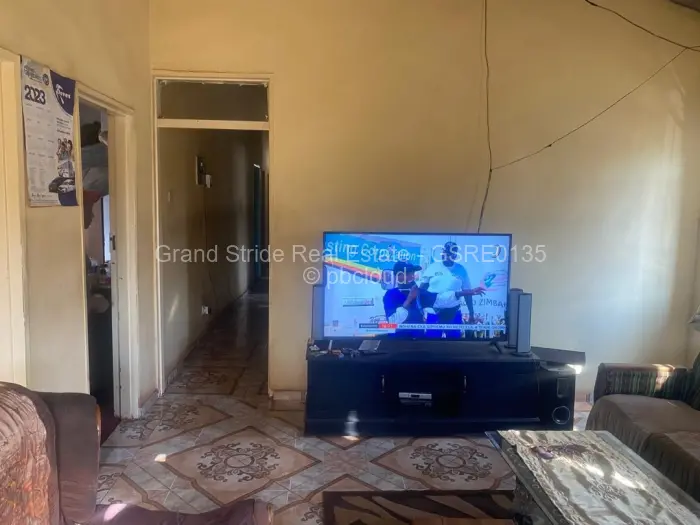 6 Bedroom House for Sale in Mufakose, Harare