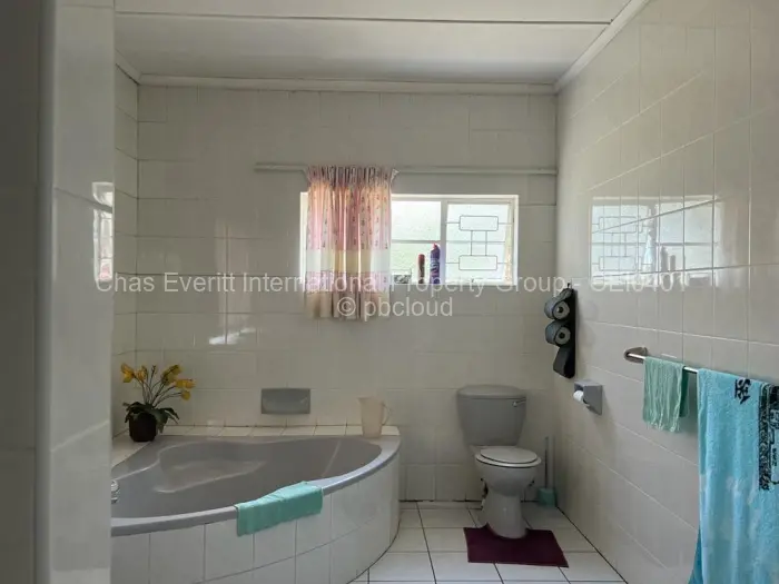 4 Bedroom House for Sale in Burnside, Bulawayo