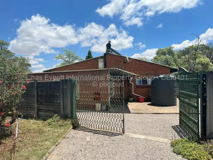 4 Bedroom House for Sale in Burnside, Bulawayo